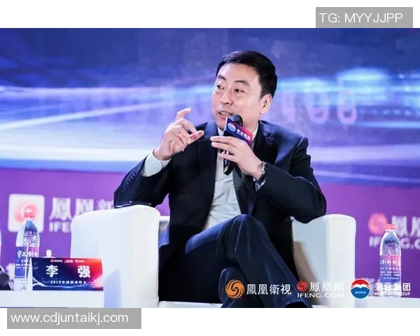 李强独家分享:深入解析足球技巧与战术心得,助你提升球场表现 李强独家分享:深入解析足球技巧与战术心得,助你提升球场表现