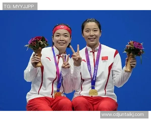 成都羽毛球队凭借65分稳居大师赛积分榜首位展现强劲实力